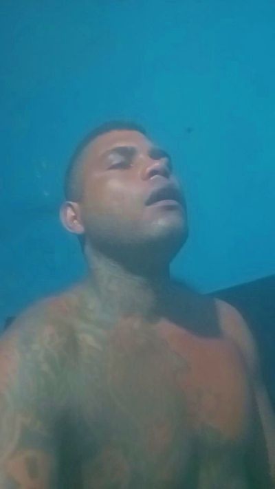 Opreto25 live cam on Cam4
