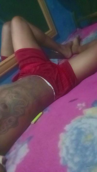 Opreto25 live cam on Cam4