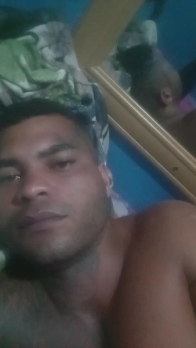 Opreto25 live cam on Cam4