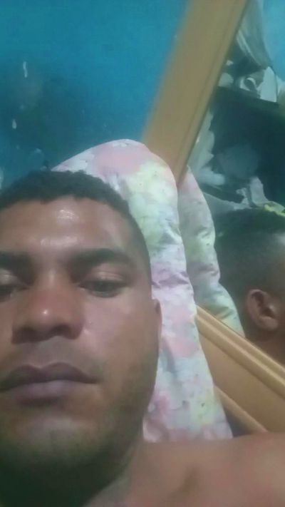 Opreto25 live cam on Cam4