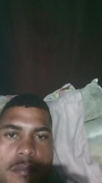 Opreto25 live cam on Cam4