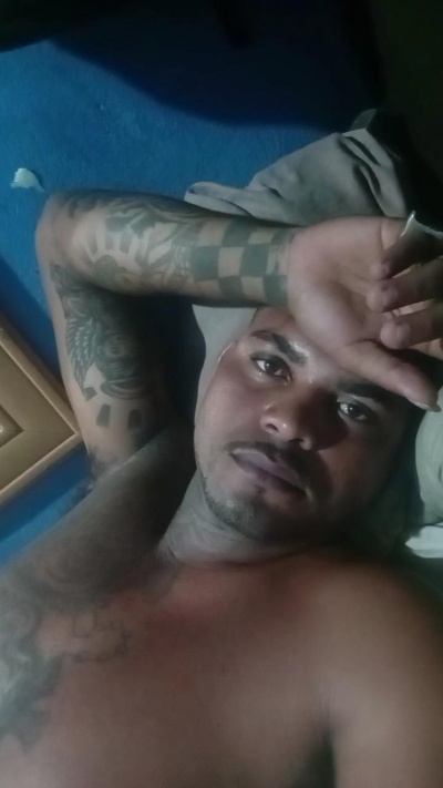 Opreto25 live cam on Cam4