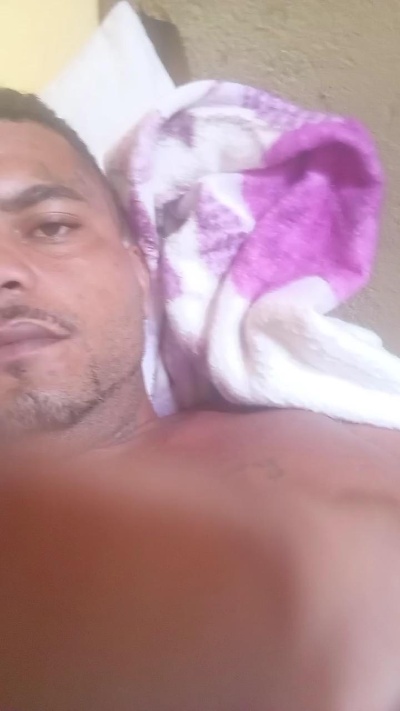 Opreto25 live cam on Cam4