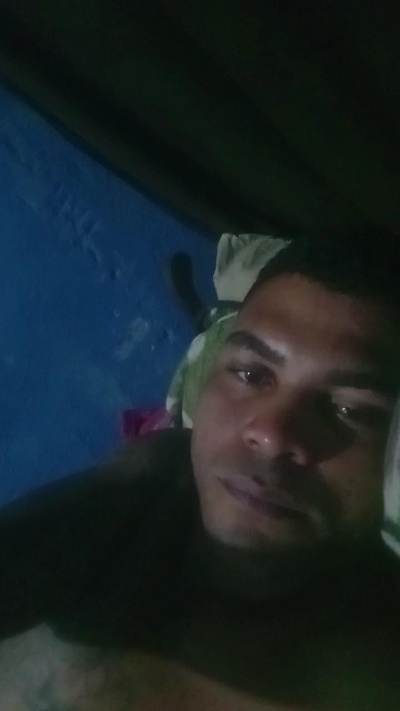 Opreto25 live cam on Cam4