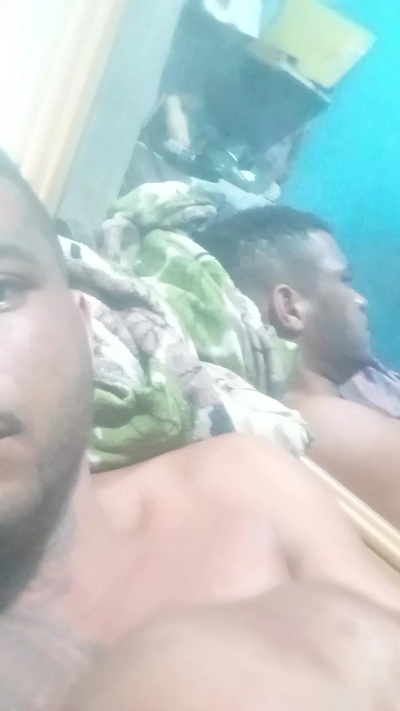 Opreto25 live cam on Cam4