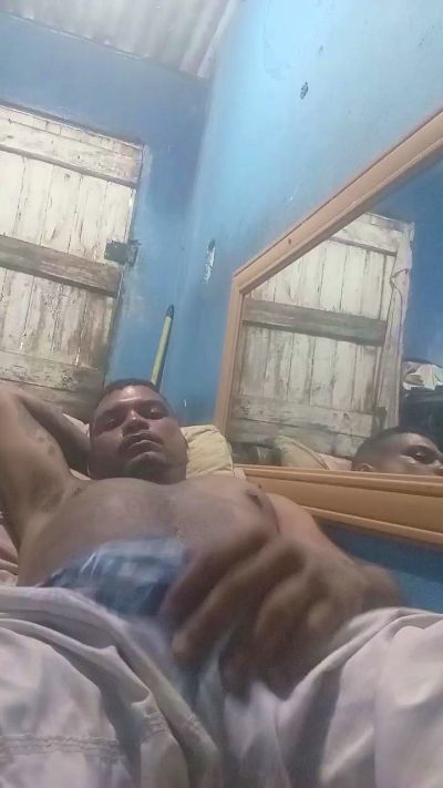 Opreto25 live cam on Cam4