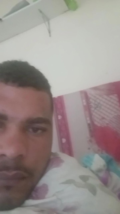 Opreto25 live cam on Cam4