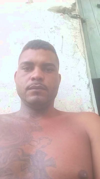 Opreto25 live cam on Cam4