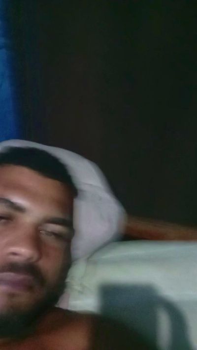 Opreto25 live cam on Cam4