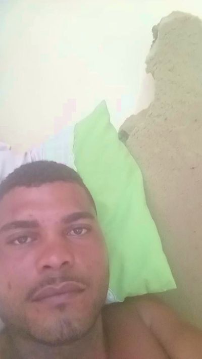 Opreto25 live cam on Cam4