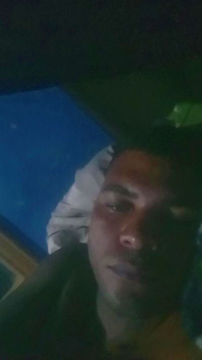 Opreto25 live cam on Cam4