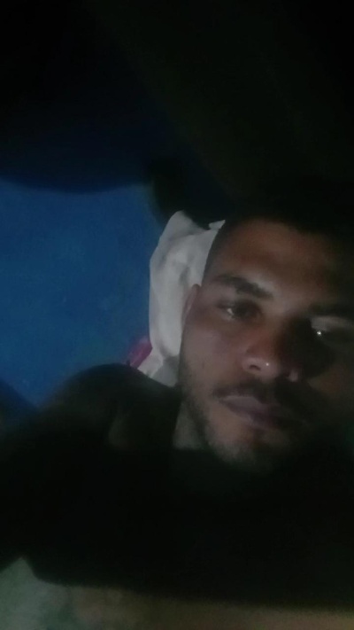 Opreto25 live cam on Cam4