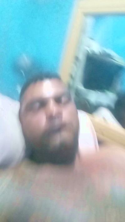 Opreto25 live cam on Cam4