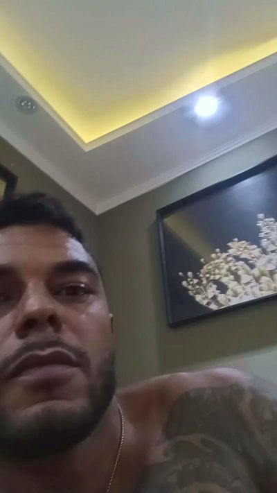 OpretoCarioca live cam on Cam4
