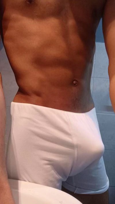 le modèle Orazioo0022 est en webcam porno dans un show sur le site cam4, il possède les tags suivants: bdsm,feet,pornstar,amateur,threesome