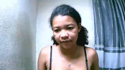Oreliee4 live cam on Cam4