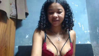 Oreliee4 live cam on Cam4