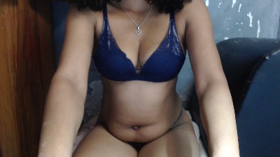 Oreliee4 live cam on Cam4