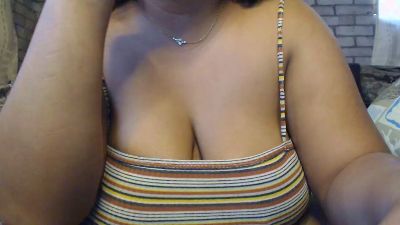 Oriane22 live cam on Cam4