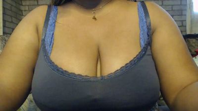 Oriane22 live cam on Cam4