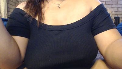 Oriane22 live cam on Cam4
