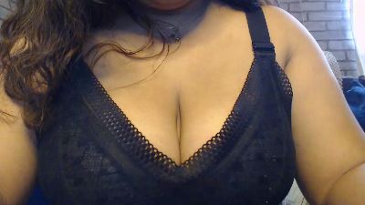 Oriane22 live cam on Cam4