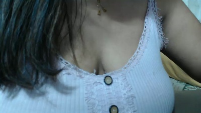 Oriane22 live cam on Cam4