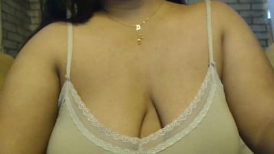Oriane22 live cam on Cam4