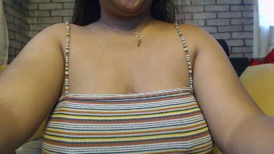 Oriane22 live cam on Cam4