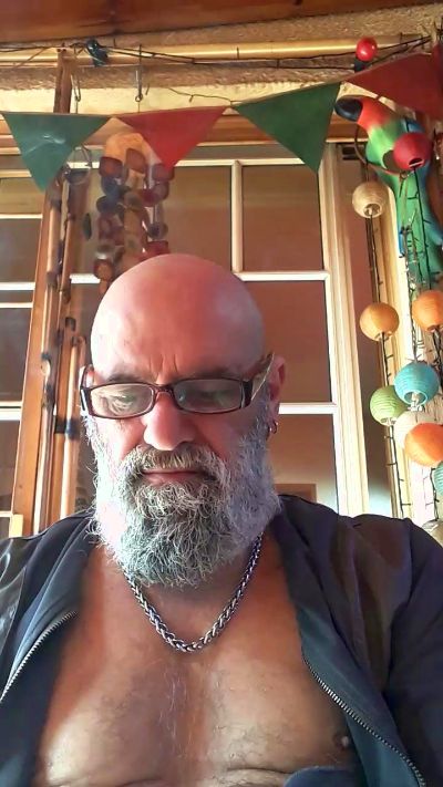 Orlandozsur_ live cam on Cam4