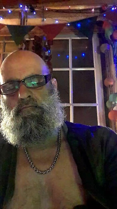 Orlandozsur_ live cam on Cam4
