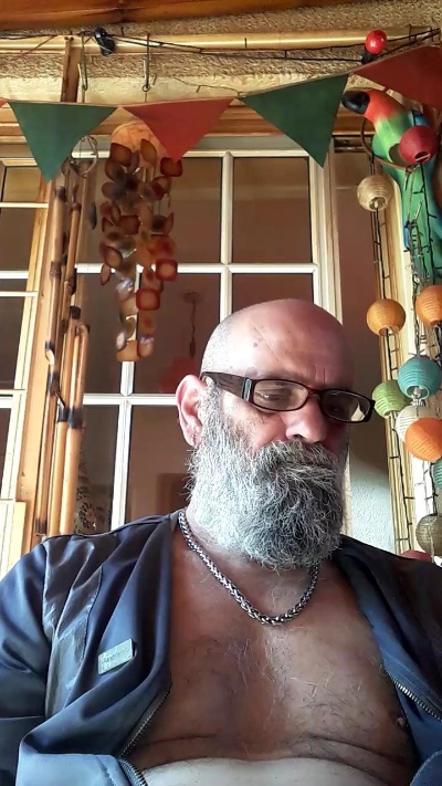 Orlandozsur_ live cam on Cam4