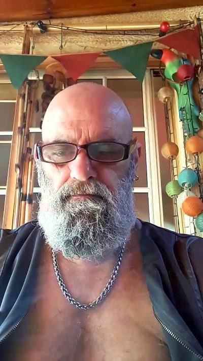Orlandozsur_ live cam on Cam4