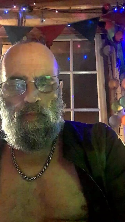 Orlandozsur_ live cam on Cam4