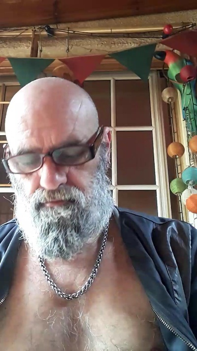 Orlandozsur_ live cam on Cam4