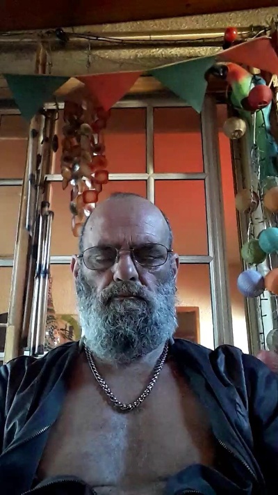 Orlandozsur_ live cam on Cam4