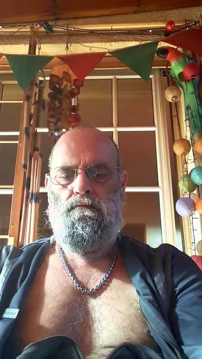 Orlandozsur_ live cam on Cam4