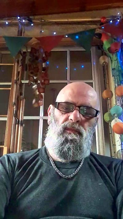 Orlandozsur_ live cam on Cam4