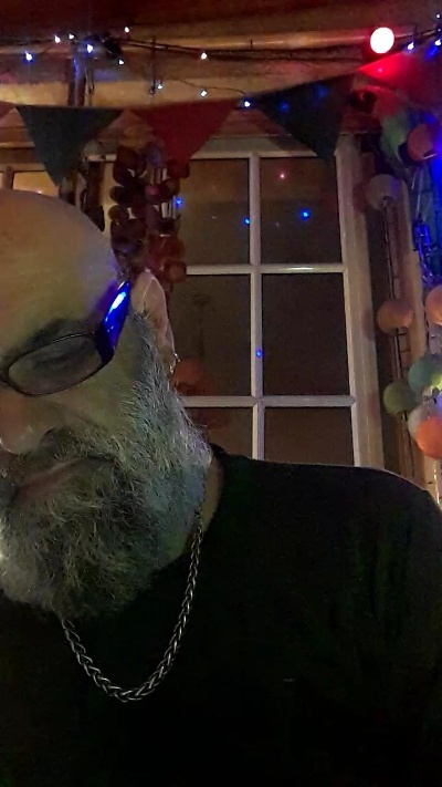 Orlandozsur_ live cam on Cam4