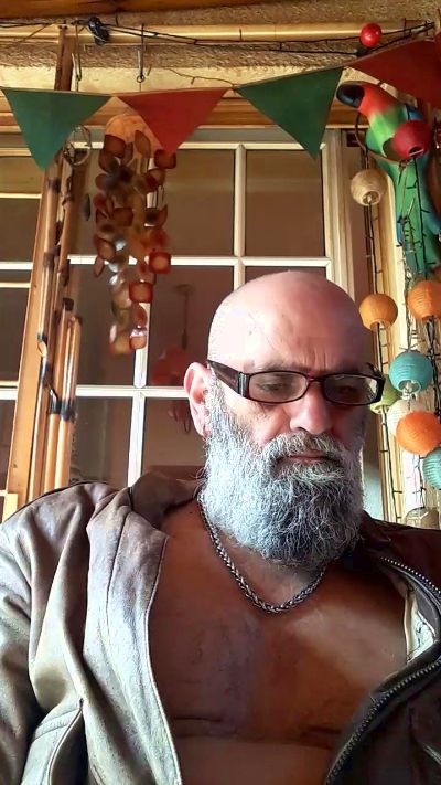 Orlandozsur_ live cam on Cam4