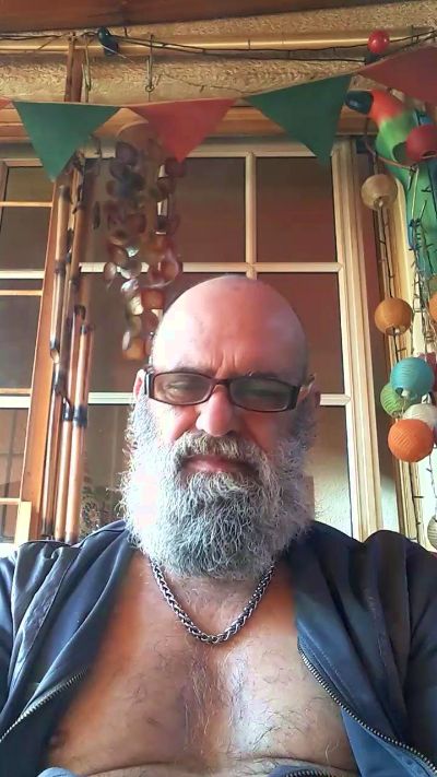 Orlandozsur_ live cam on Cam4
