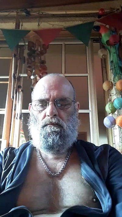 Orlandozsur_ live cam on Cam4