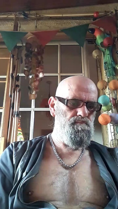 Orlandozsur_ live cam on Cam4