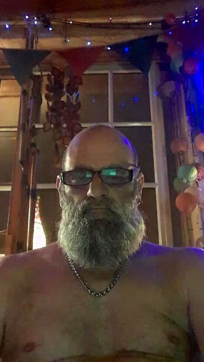 Orlandozsur_ live cam on Cam4