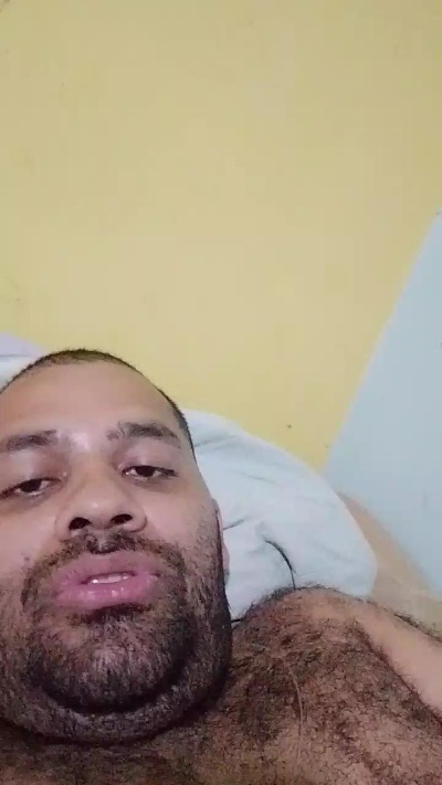 Oscar37 live cam on Cam4