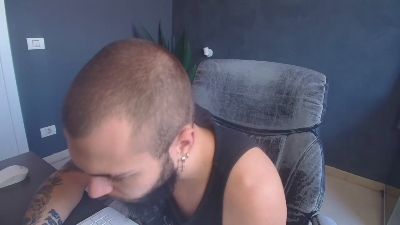 OscarWills live cam on Cam4