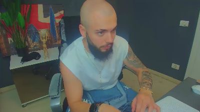 OscarWills live cam on Cam4