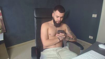 OscarWills live cam on Cam4