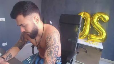 OscarWills live cam on Cam4