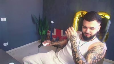 OscarWills live cam on Cam4